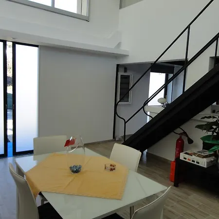 Apartment G&g Star Well